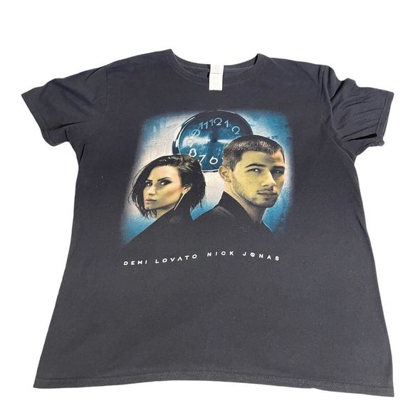 Demi Lovato Nick Jonas Graphic T-shirt - Picture 2 of 3